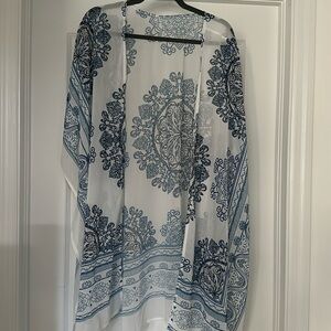 Kimono one size fits most Navy and white